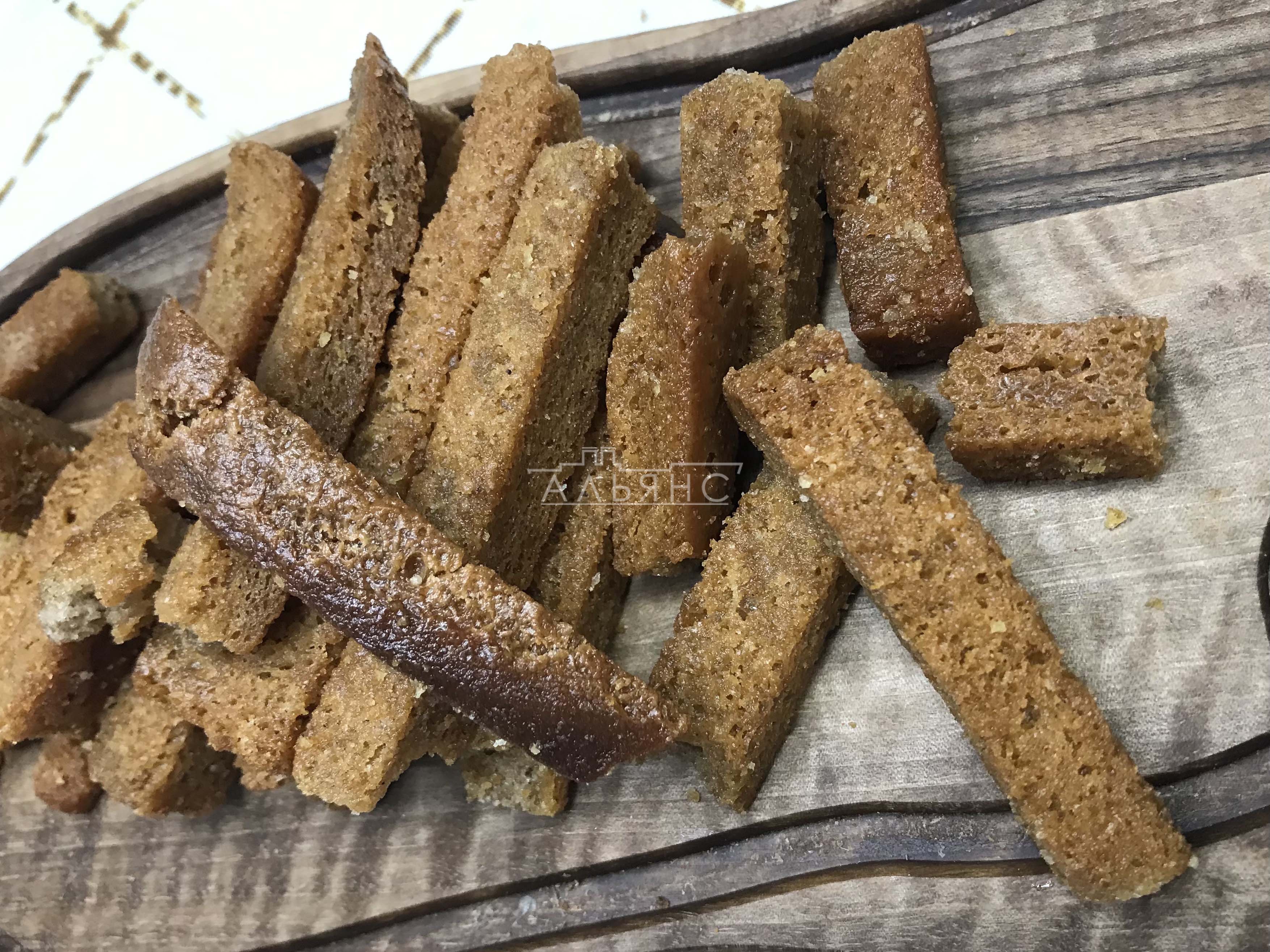 Деревенские гренки с чесноком в Кызыле
