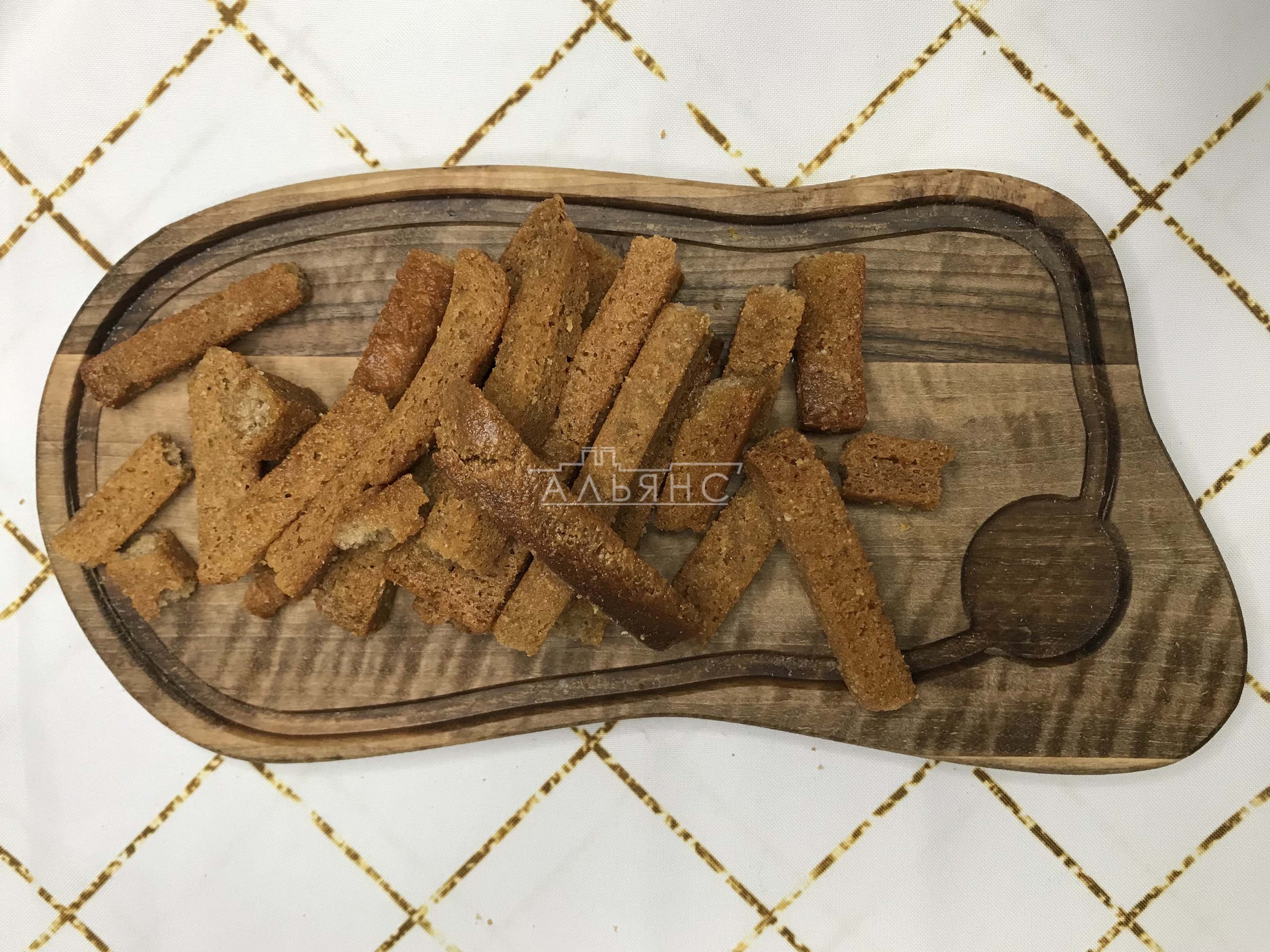 Деревенские гренки с чесноком в Кызыле