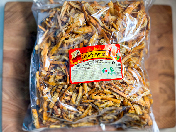 Нитка ЖАРЕНАЯ "Чеснок с зеленью" Oktobersnack 1 кг (сырный продукт) в Кызыле