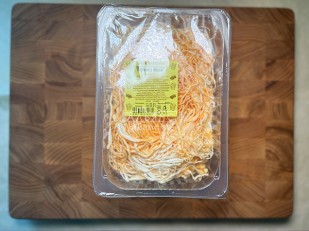 Сыр к пиву: Сыр Чечил паутинка (икра красная)  500 гр.