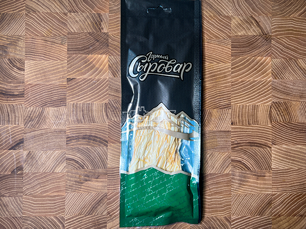 Сыр 60 гр ГОРНЫЙ СЫРОВАР (Паутинка копчёная) в Кызыле