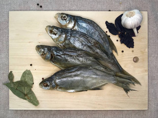 Кальмар щупальца (мелкие) холодного копчения: Густера вяленая