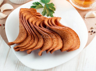 Гренки черные со вкусом холодца с хреном: Ресторанные гренки с сметаной и зеленью